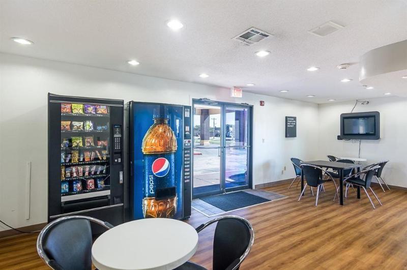 Studio Inn Extended Stay Oklahoma City Airport By Oyo 外观 照片