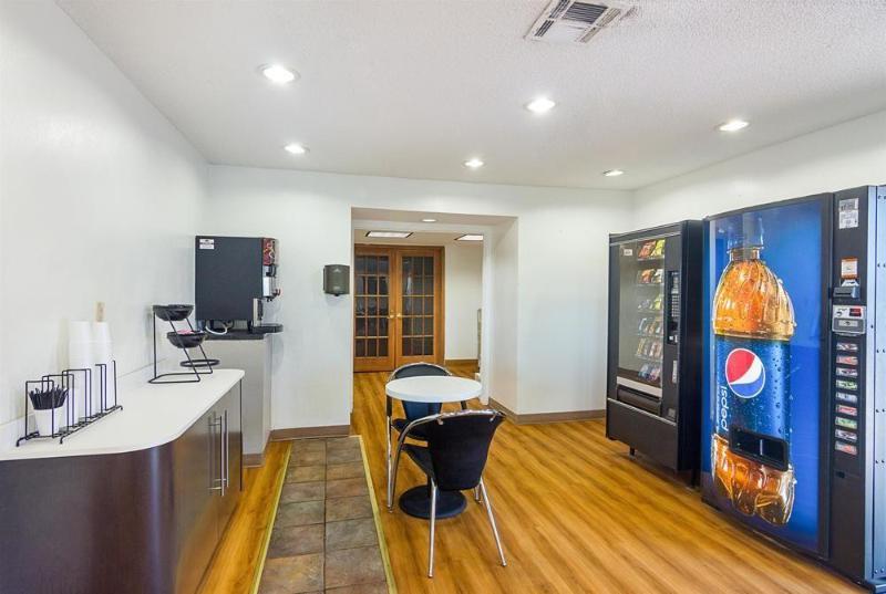 Studio Inn Extended Stay Oklahoma City Airport By Oyo 外观 照片
