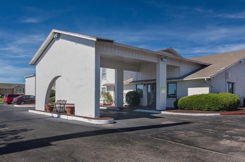 Studio Inn Extended Stay Oklahoma City Airport By Oyo 外观 照片
